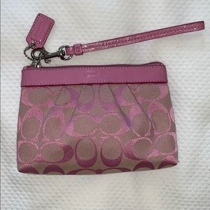 Coach Wristlet pink